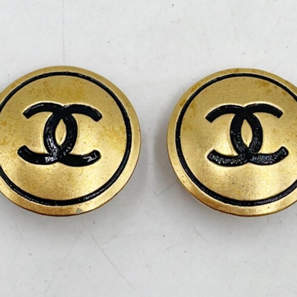 Chanel #278 Genuine CC CHANEL Round LOGO Bottle Cap earring - Picture 1 of 6